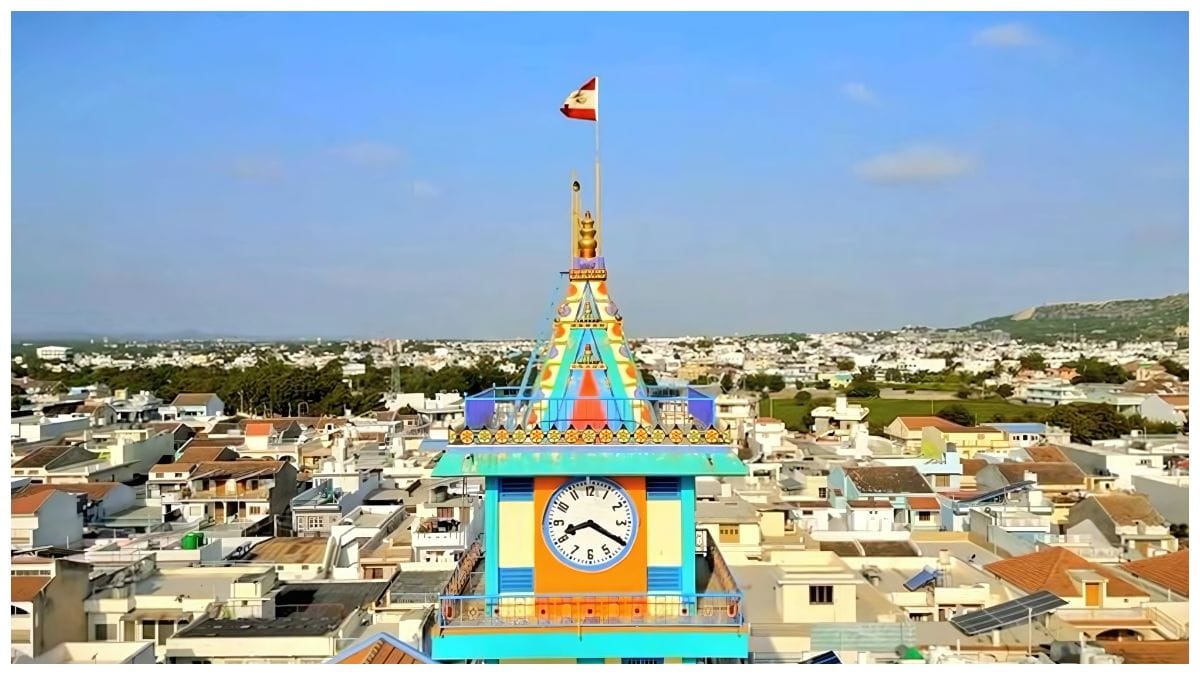 ଗୁଜରାଟର ମଧପାର ଗ୍ରାମର ସମୃଦ୍ଧ ଦୃଶ୍ୟ: ସୁନ୍ଦର ରାସ୍ତା, ବ୍ୟାଙ୍କ୍ ଓ ଆଧୁନିକ ସୁବିଧାସହିତ ଧନୀତମ ବିଶ୍ୱବ୍ୟାପୀ ଗ୍ରାମ।